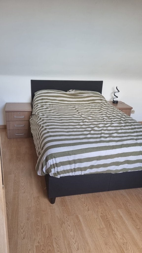 Bed te koop, Huis en Inrichting, Slaapkamer | Bedden, Ophalen, Gebruikt, Zwart, Twijfelaar