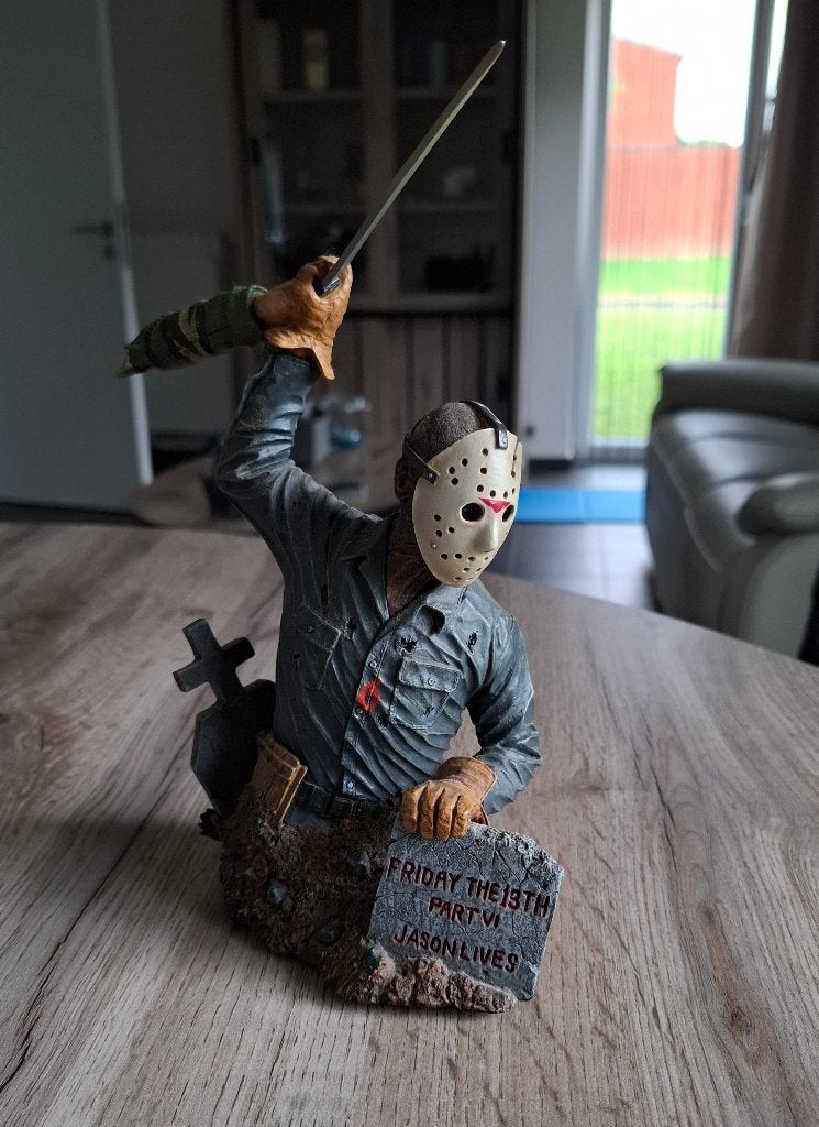 vend figurine Jason voorhess numéroté, Enlèvement