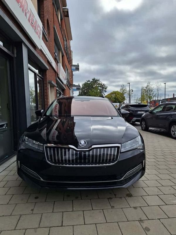 Skoda Superb Combi Ambition 1,4 TSI iV 6-speed aut., Autos, 1395 cm³, Achat, Euro 6, 5 portes
