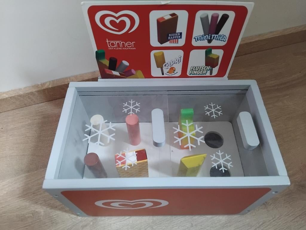 Speelgoed ijsjes, Ophalen, Gebruikt, Meubelstuk of Keukentje
