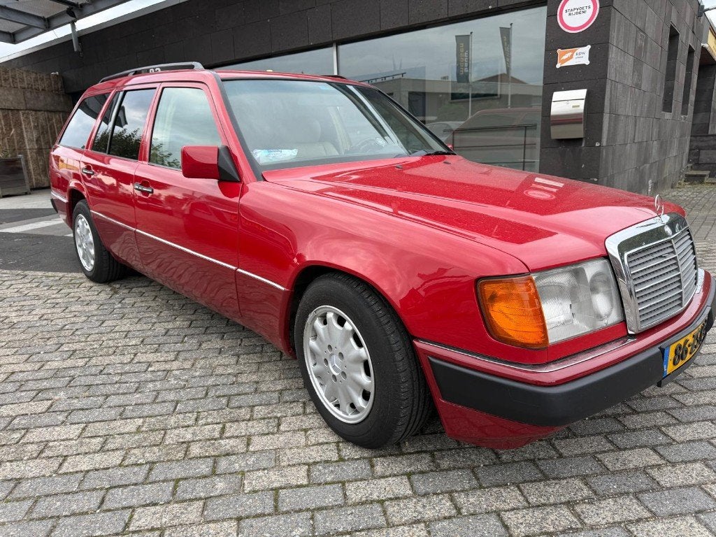 Mercedes Benz 300 TD, Auto's, Automaat, Achterwielaandrijving, Beige, Leder