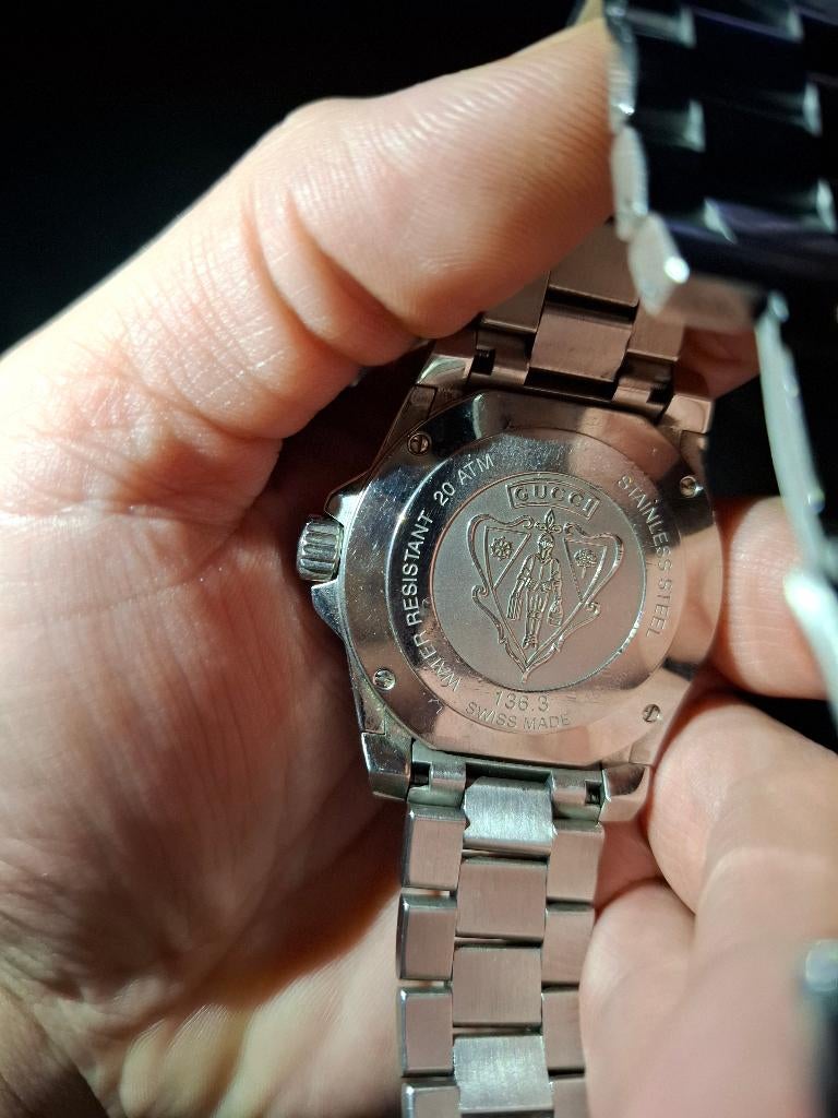 Gucci Dive herenhorloge – Swiss Made – staal – werkt goed, Handtassen en Accessoires, Horloges | Heren, Staal, Gebruikt, Staal