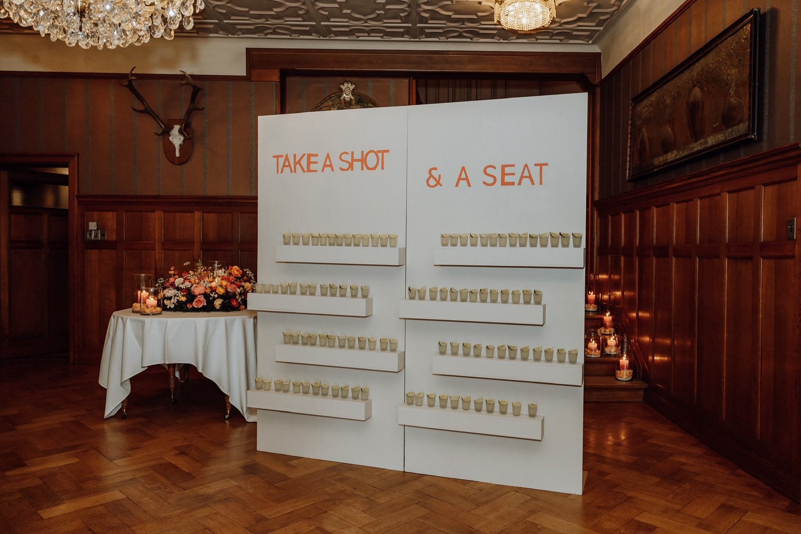 panelen “Take a Shot, Take a Seat” – Perfect voor bruiloften, Ophalen, Met plank(en), Gebruikt, 50 tot 100 cm