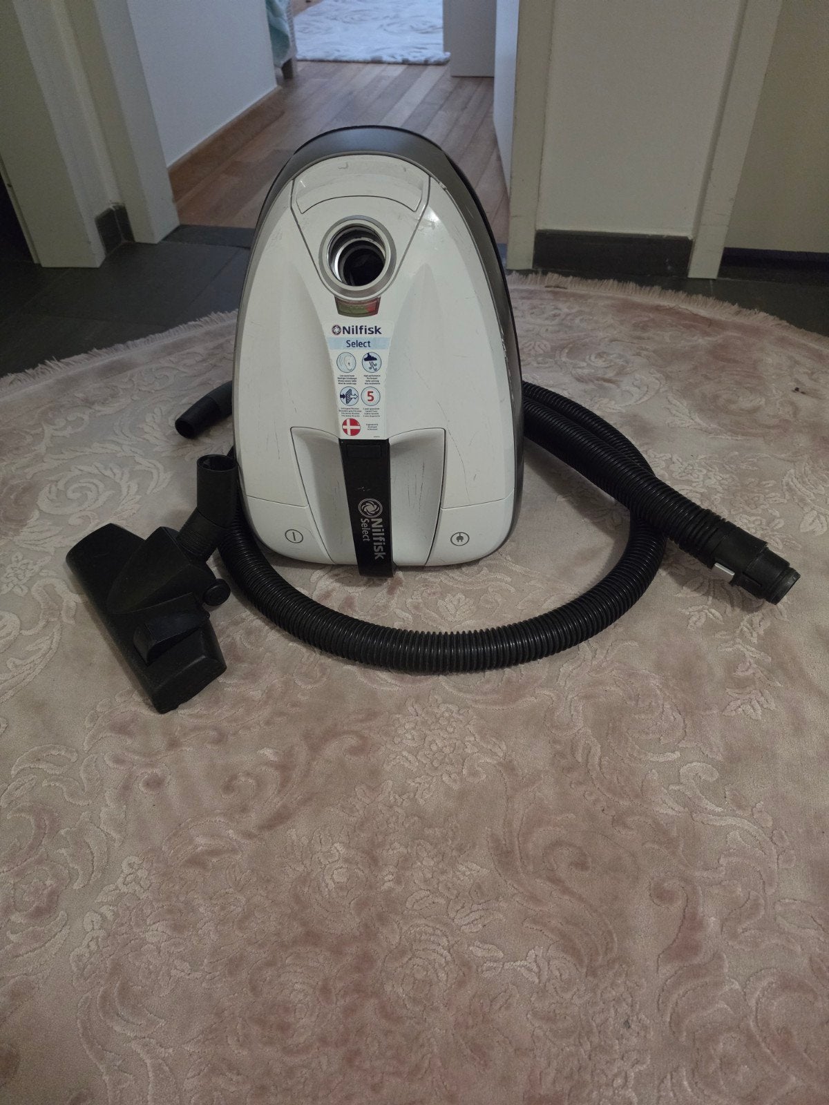 Aspirateur Nilfisk Select, Electroménager, Enlèvement, Utilisé, Moins de 1 200 watts, Convient aux sols durs