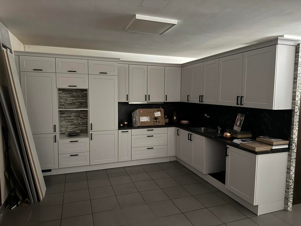 Toonzaal keuken lichtgrijs landelijl, Ophalen, Zo goed als nieuw