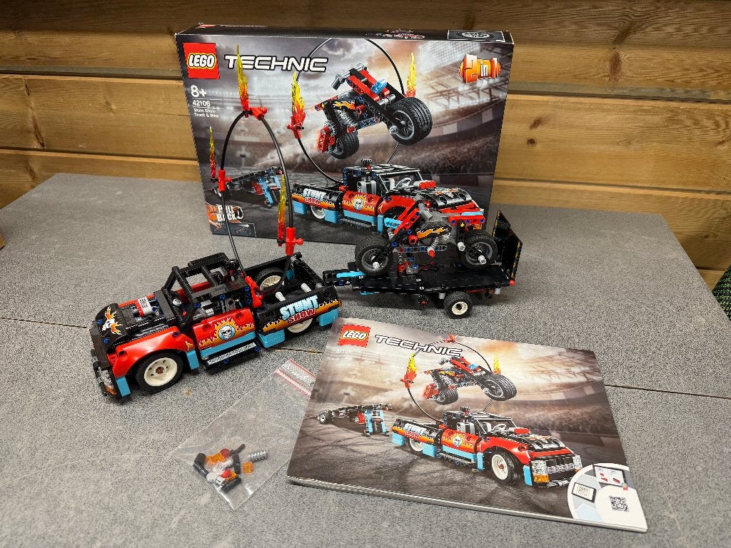 Lego Technic: Stunt Show Truck, Lego, Inclusief accessoires, Ophalen of Verzenden, Zo goed als nieuw
