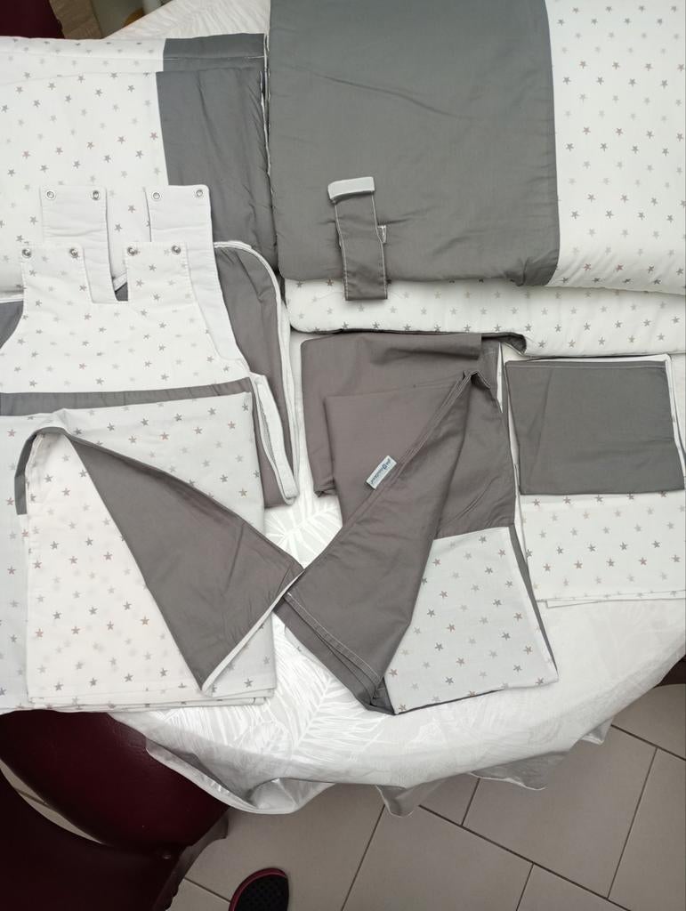 Parure complète lit et parc bébé, Enfants & Bébés, Chambre d'enfant | Linge de lit, Housse de couette, Enlèvement ou Envoi