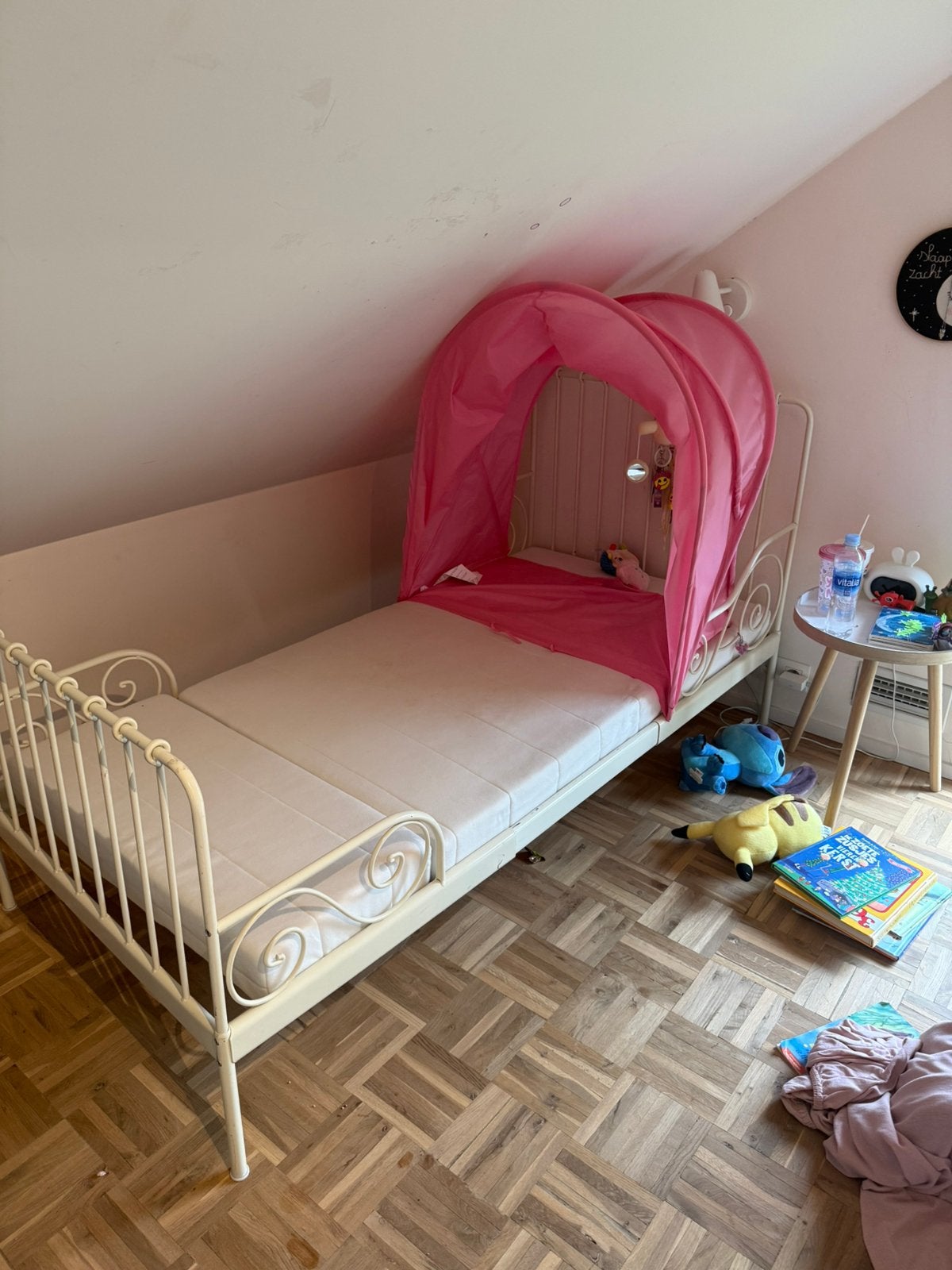 Kinderbedje ikea, Kinderen en Baby's, Kinderkamer | Bedden, Ophalen, Zo goed als nieuw