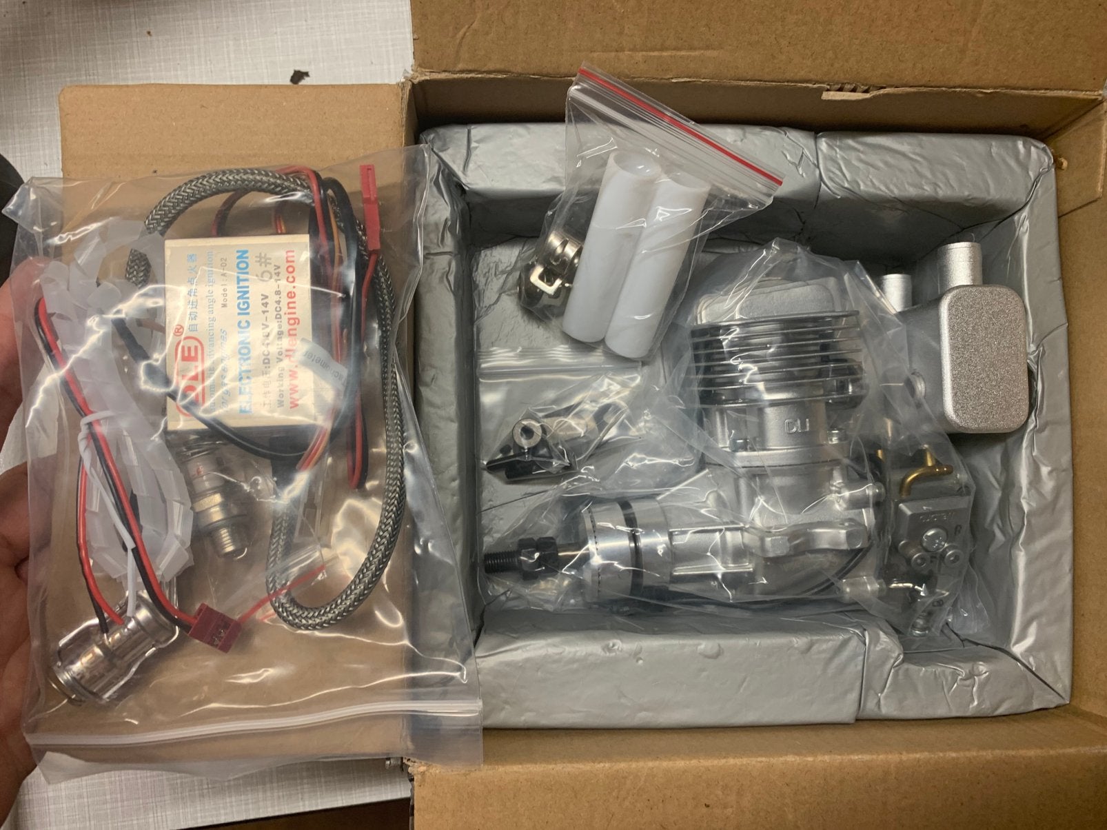 Moteur DLE20-RA, Hobby & Loisirs créatifs, Modélisme | Radiocommandé & Téléguidé | Avions, Enlèvement, Neuf