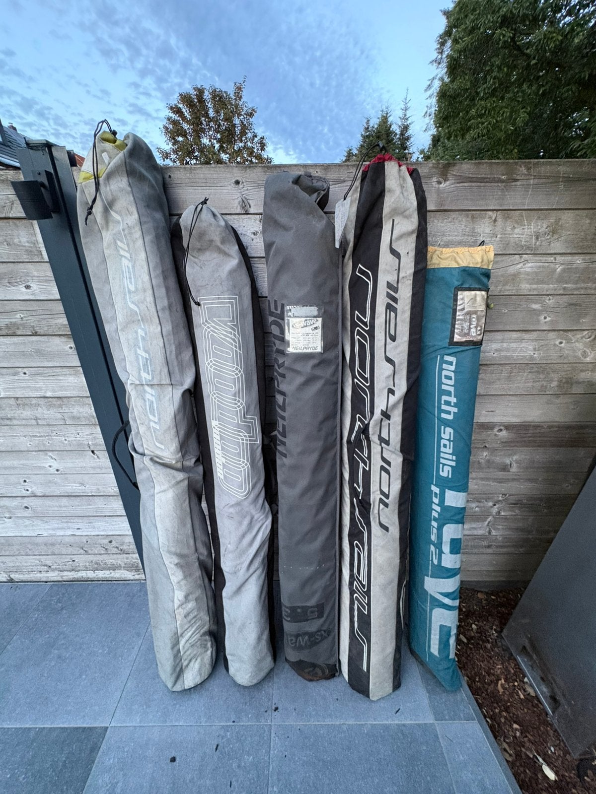 Voiles de planche à voile, Enlèvement, Comme neuf