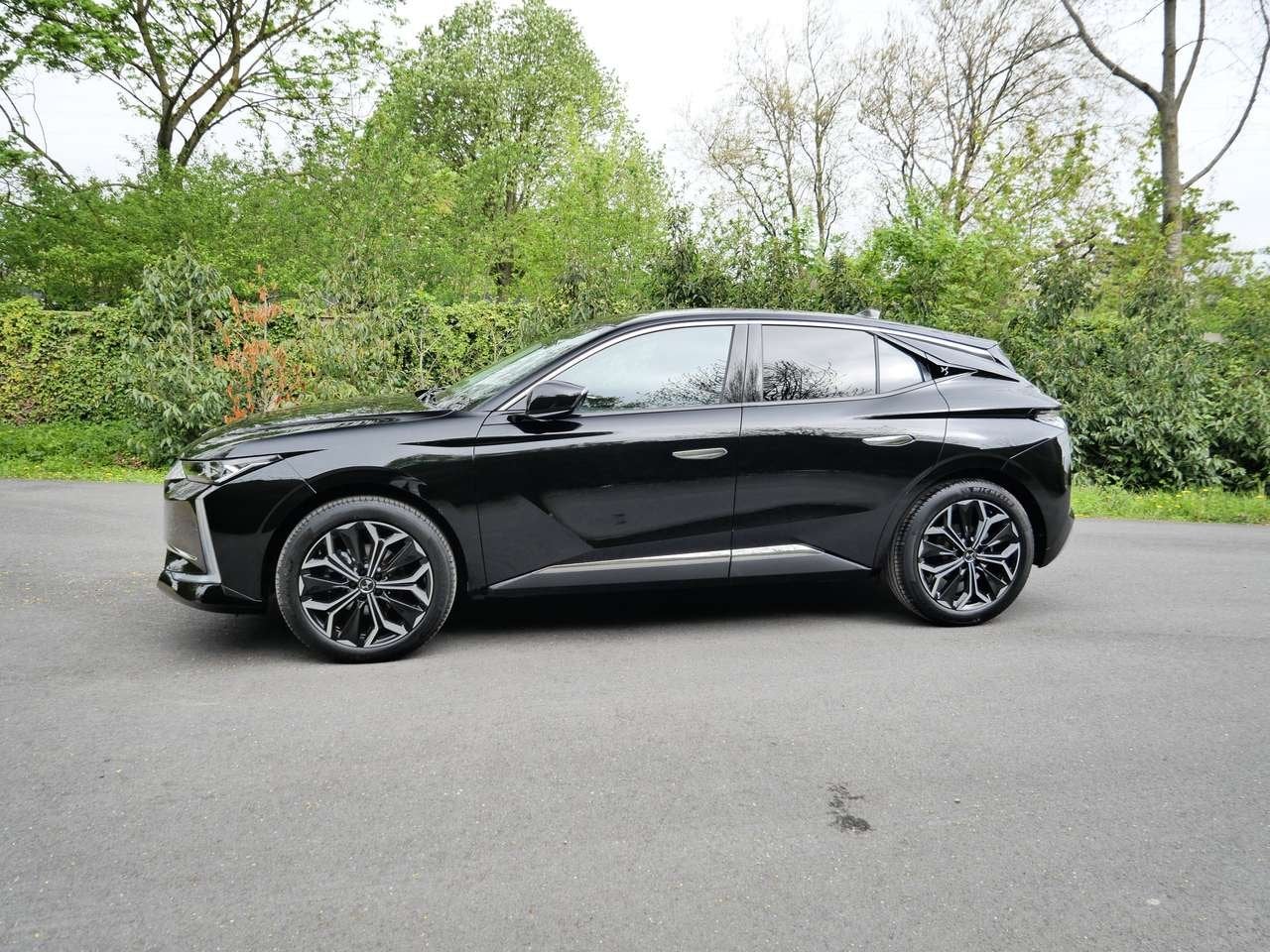 DS Automobiles DS4 PLUG-IN-HYBRID 225PK+tot 48 ste maand ga, Auto's, Adaptive Cruise Control, 0 min, 179 pk, Zwart