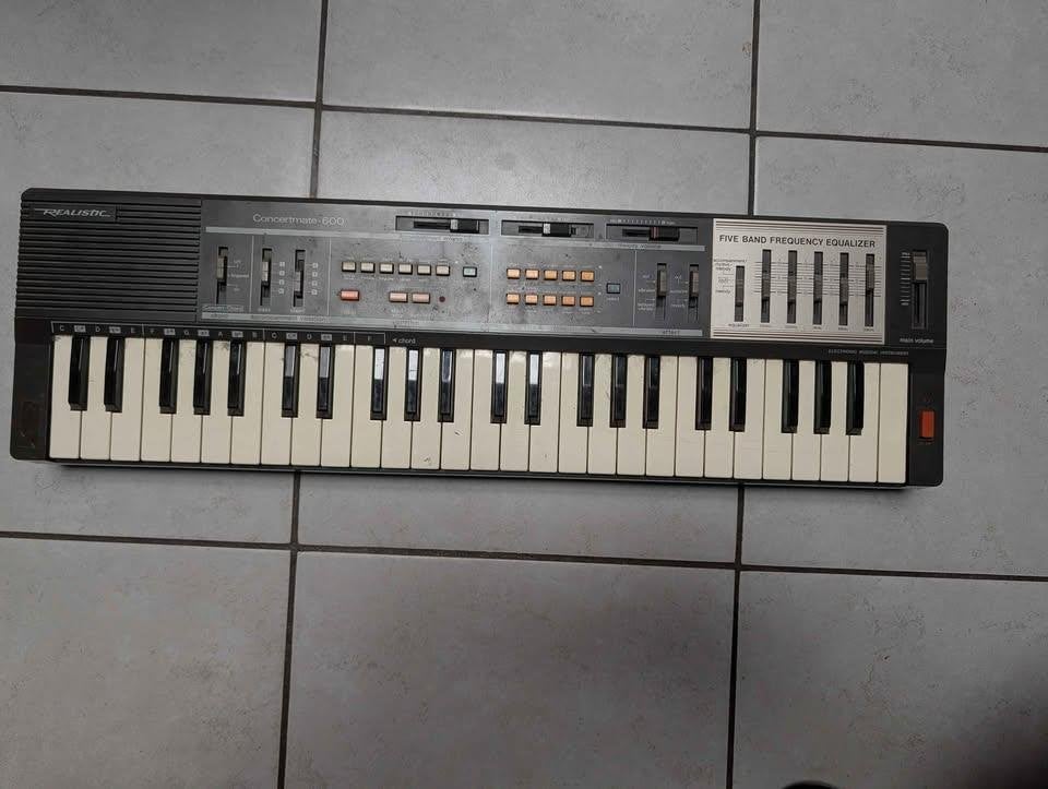 Synthé vintage Realistic Concertmate-600, Muziek en Instrumenten, Ophalen, Gebruikt, 49 toetsen, Overige merken