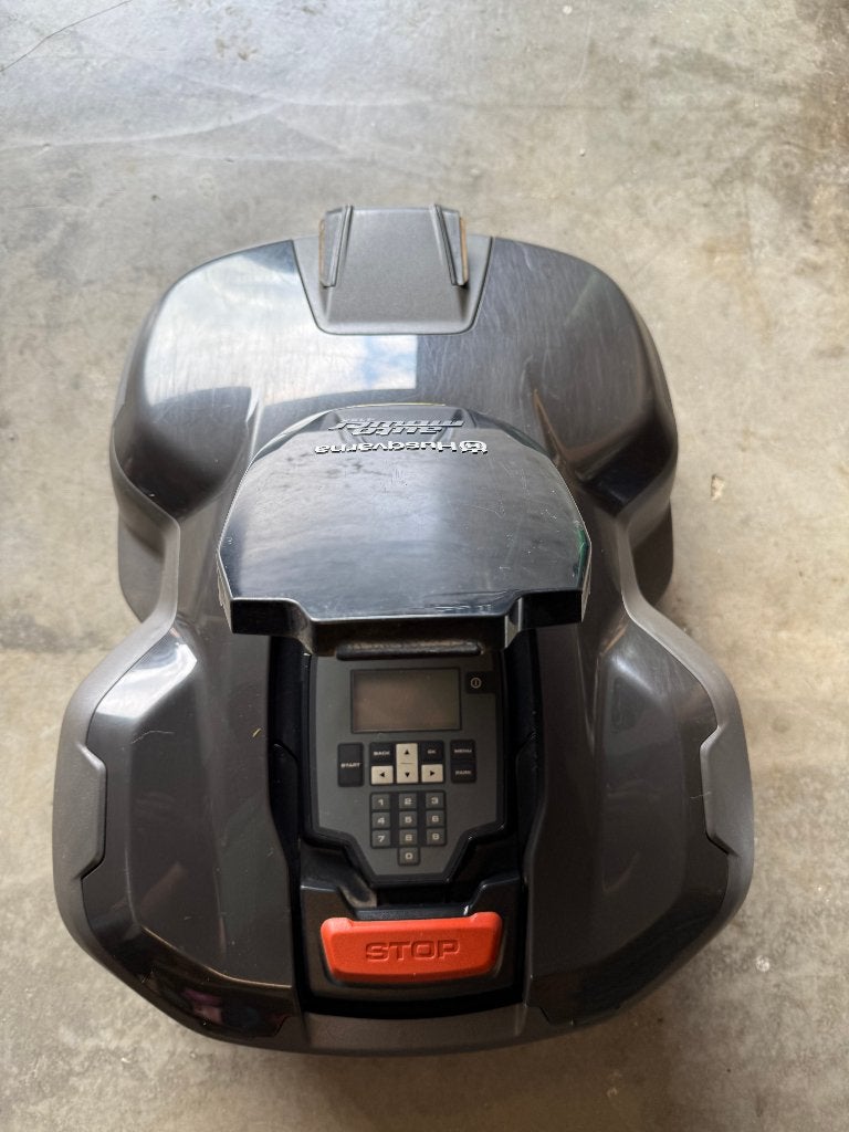 Tondeuse Robot Husqvarna 415X avec station, Enlèvement, Utilisé, Husqvarna