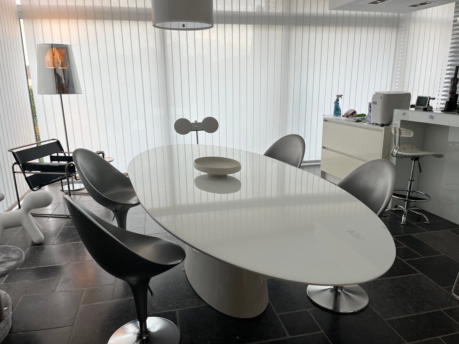 Benvenuto Kare Designtafel + set van 4 Bombo Chair Magis, Huis en Inrichting, Tafels | Salontafels, Ophalen, Chic et moderne, Ovaal