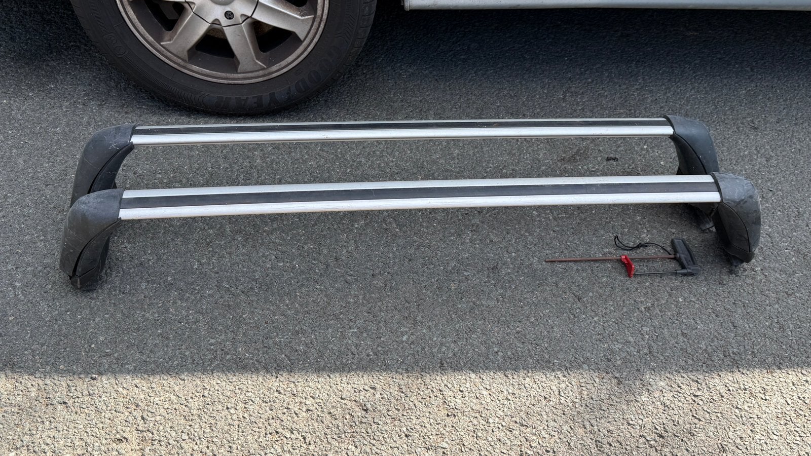 Barres de toit Toyota Prius, Autos : Divers, Porte-bagages, Enlèvement, Utilisé