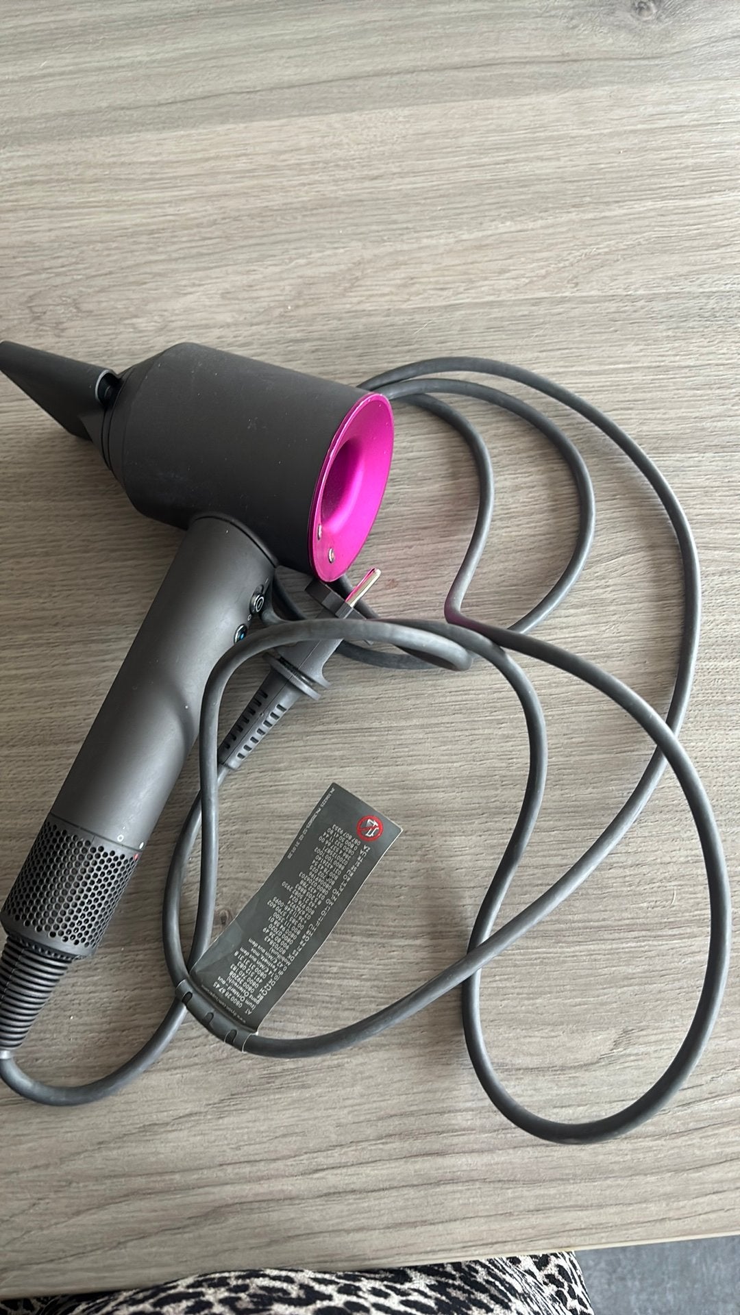 Dyson haardroger, Ophalen