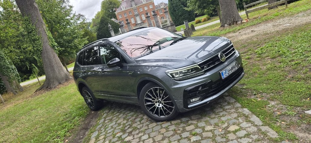 Volkswagen Tiguan R-line Allspace 5p 11/2020 Benzine, Auto's, Automaat, Dealer onderhouden, 4 cilinders, Parkeerassistent
