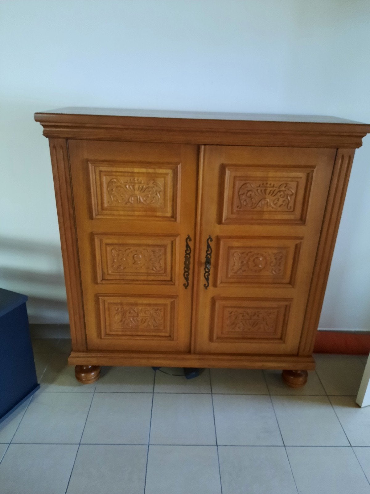 Kasten met inlegplanken. + BIJHORENDE TAFEL., Enlèvement