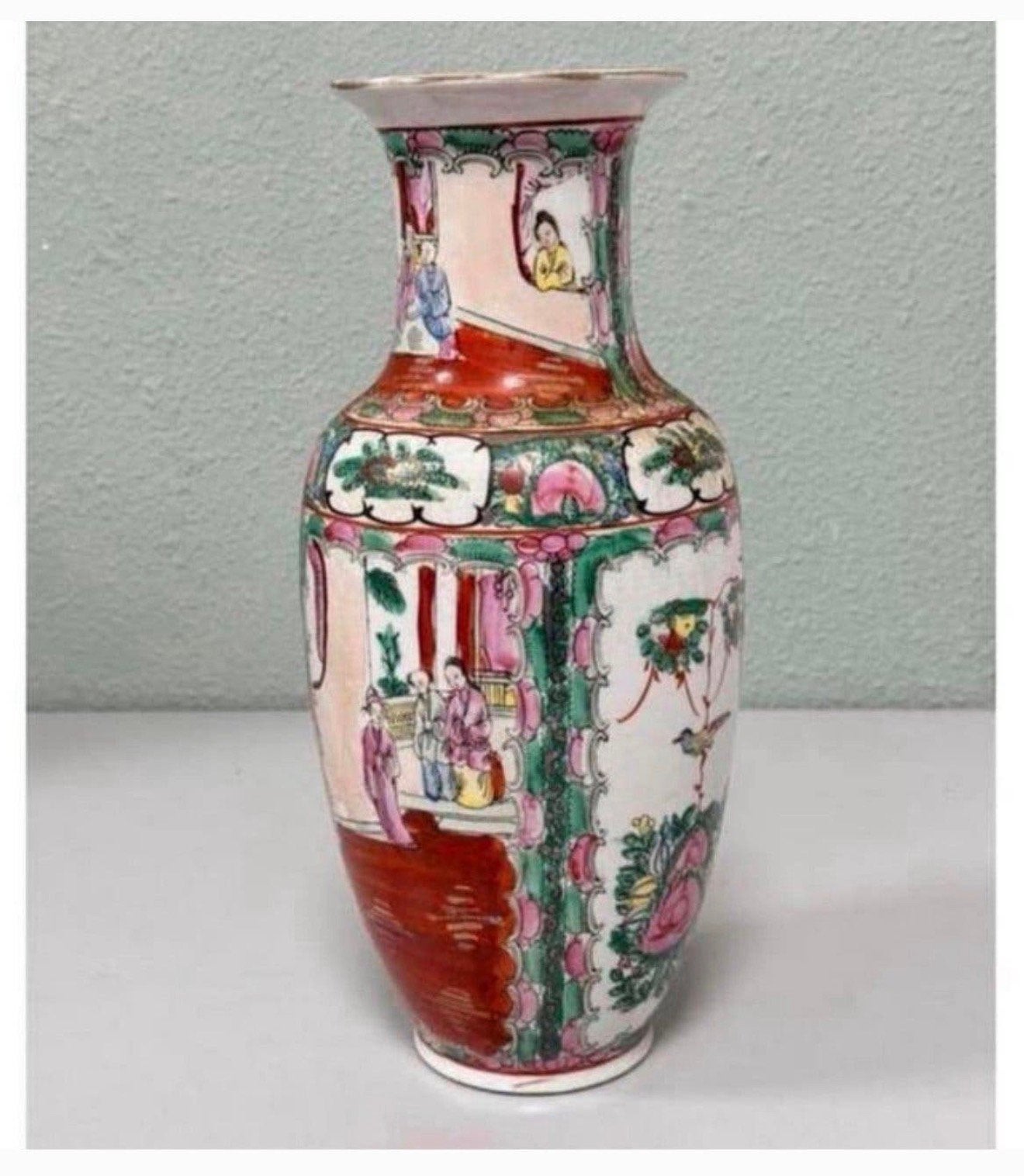 Vase chinois ancien Famille Rose médaillon chinois Porcelain, Antiquités & Art, Enlèvement ou Envoi