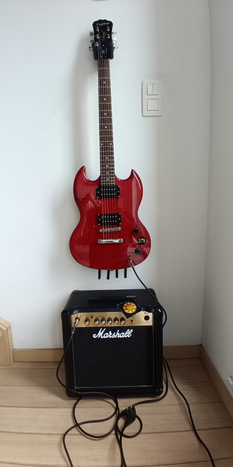 Epiphone SG speciale, marshall 15. gold edition, Muziek en Instrumenten, Ophalen, Epiphone, Met versterker, Zo goed als nieuw