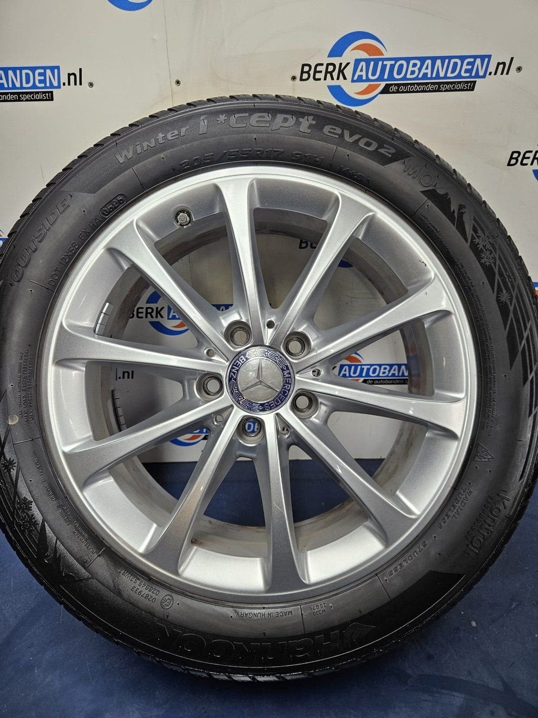 Originele Mercedes winterset 17 inch 5x112x66.6 ET44 6.5J (, Autos : Pièces & Accessoires, Pneus & Jantes, Pneus et Jantes, Pneus hiver