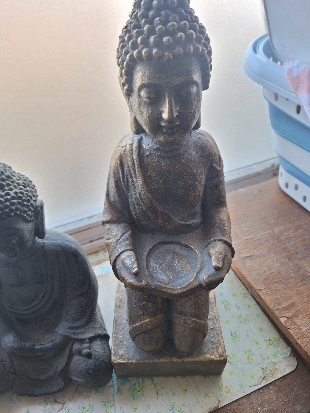 boîte avec bouddha s et orchidées, Enlèvement