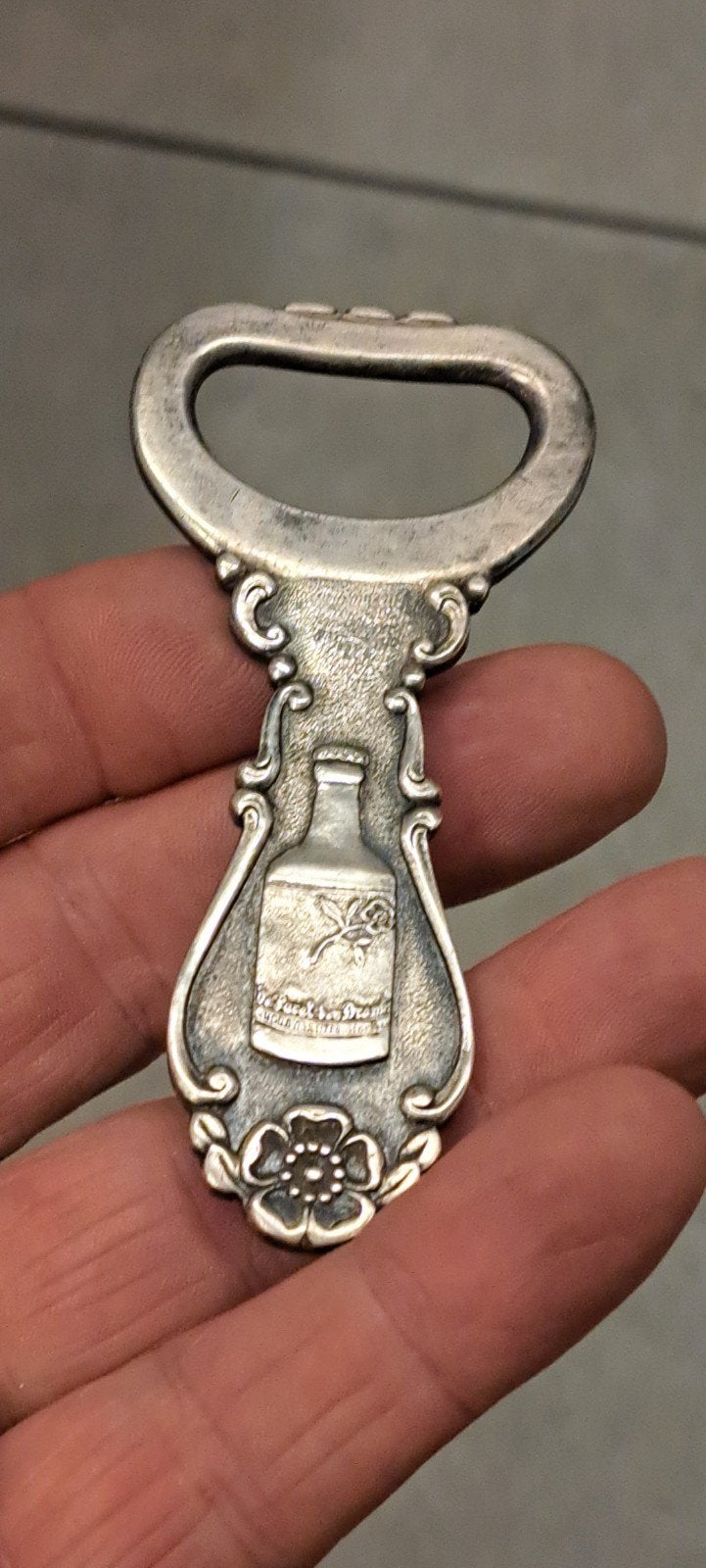Vintage Sola flesopener jaren '30 - 'De Parel der Drank', Ophalen of Verzenden, Gebruikt, Flesopener, Overige merken