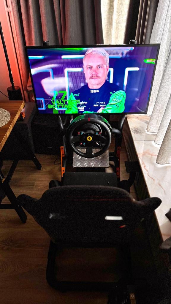 SIM RACER - Kit complet + TV, Enlèvement, Comme neuf, Playstation 5