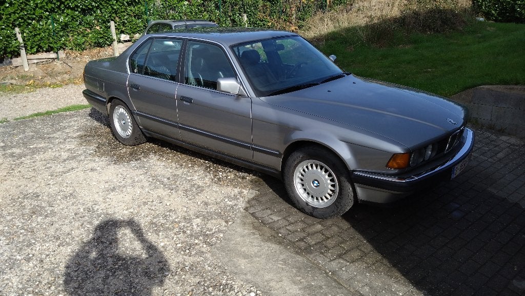 BMW 730iA uit het jaar 1989, Auto's, Automaat, 4 deurs, Achterwielaandrijving, Zwart