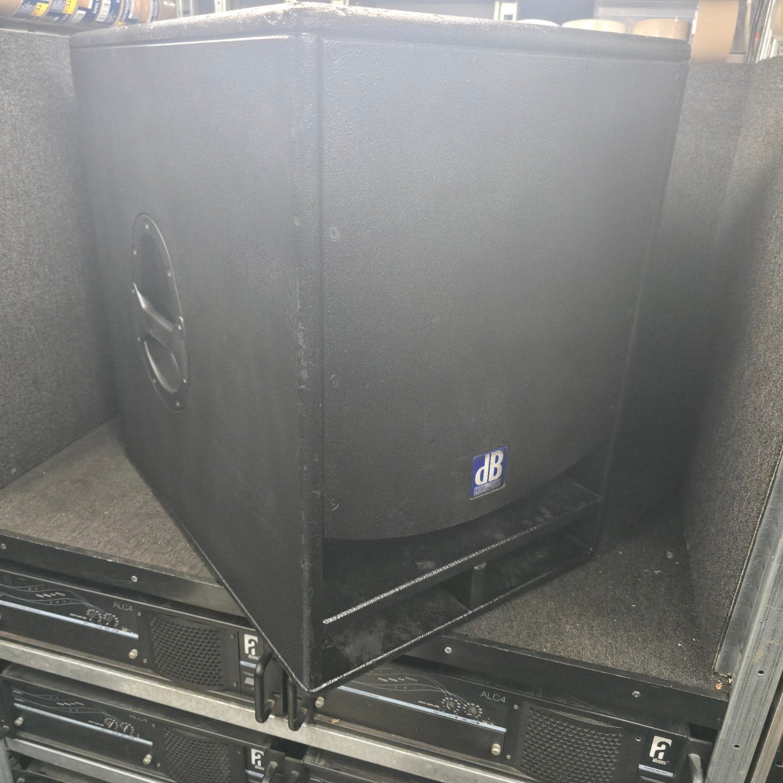 DB TECHNOLOGIES   SUB15  actieve sub  800 watt rms, Enlèvement