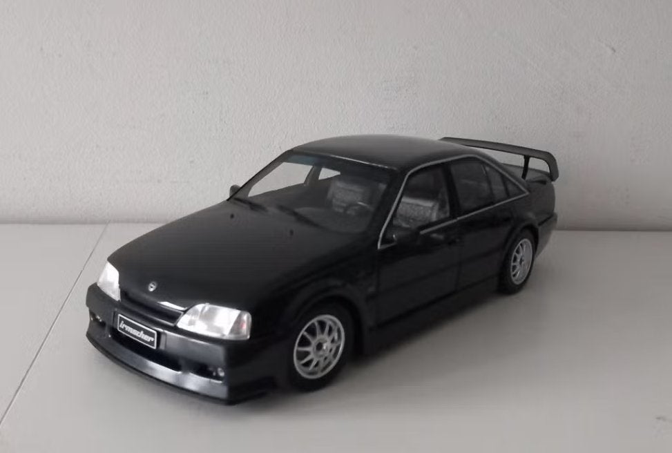 Opel Omega EVO 500 schaal 1:18 oldtimer , nieuw, Hobby en Vrije tijd, Modelauto's | 1:18, Ophalen, Nieuw, Auto, Solido
