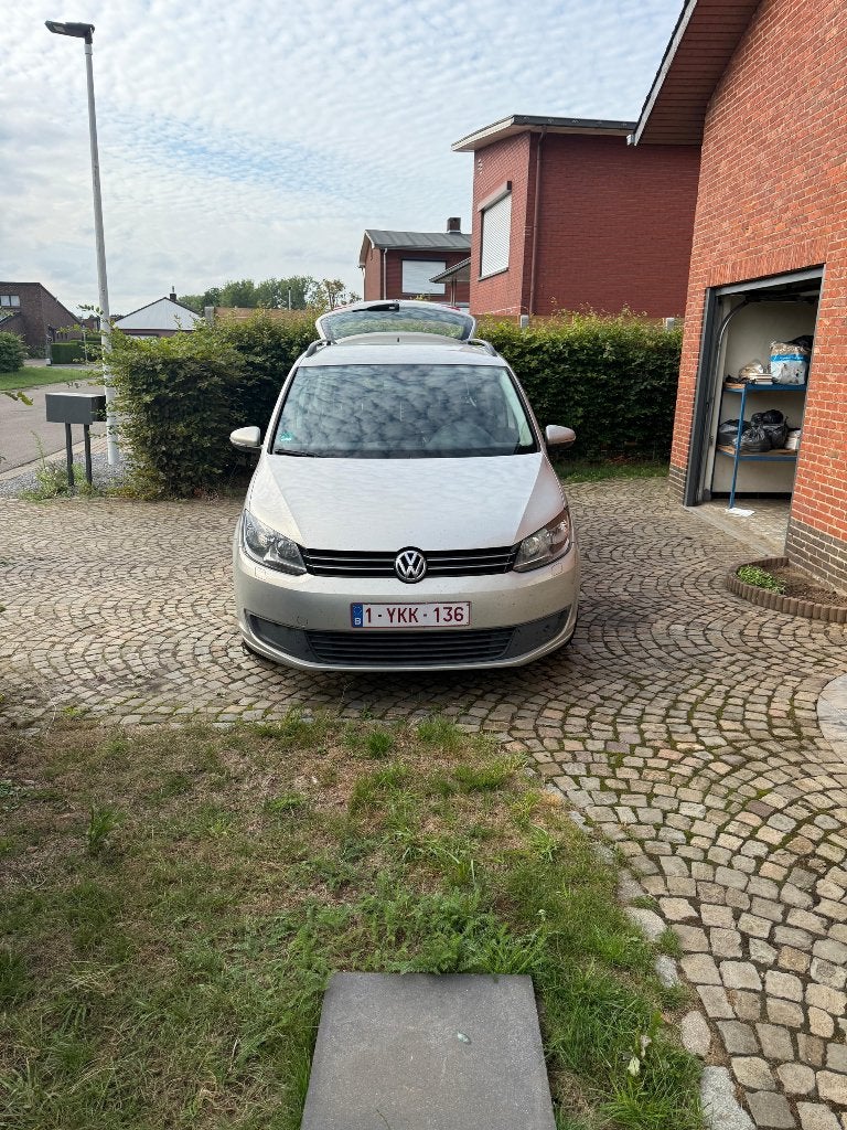 Volkswagen Touran 1.4, Auto's, Voorwielaandrijving, Euro 5, Stof, Zwart