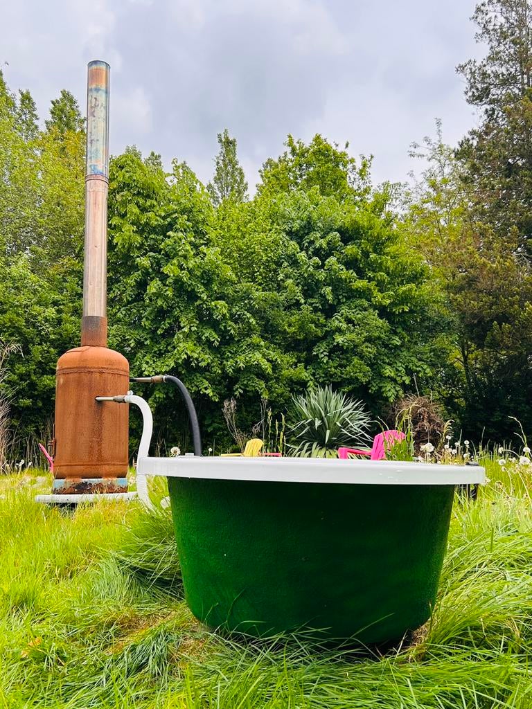 Hottub houtgestookt, Tuin en Terras, Ophalen, Zo goed als nieuw