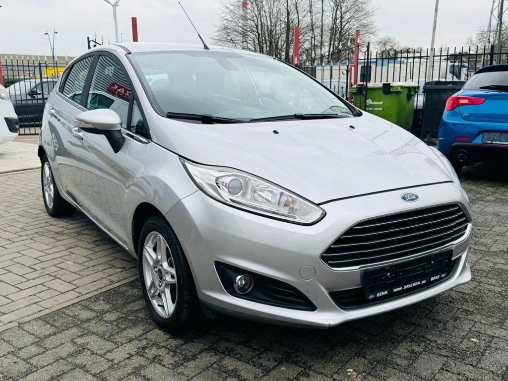 Ford Fiesta Titanium 1.0 Facelift motorschade !!!!!!!, Autos, Ford, Euro 5, Achat, Entreprise, Boîte manuelle