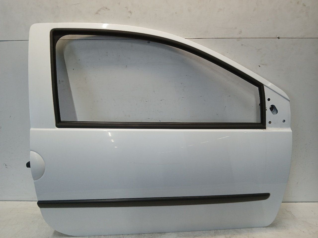 Portier rechts voor Renault Twingo, Onderdelen@venauto.nl, Van der Ven Autorecycling B.V., Ettenseweg 76, 4706 PB Roosendaal, The Netherlands