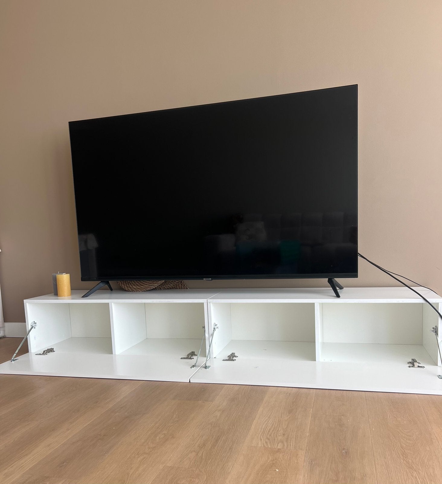Witte moderne TV-kast  – ruime opbergruimte, Ophalen, Gebruikt