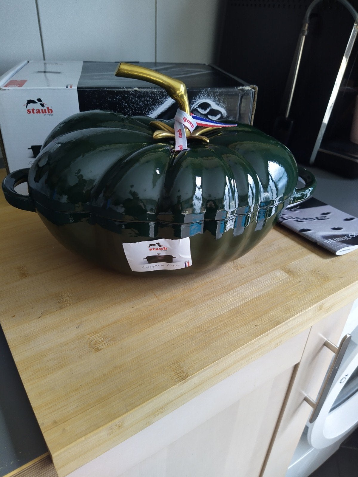 Staub braadpan tomato 25cm, Huis en Inrichting, Ophalen of Verzenden, Nieuw, Braadpan
