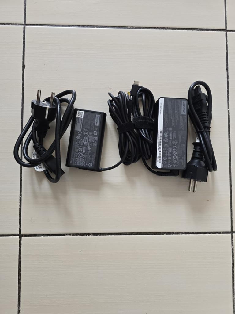 2 chargeur pc lenovo tipsi, Computers en Software, Laptop-opladers