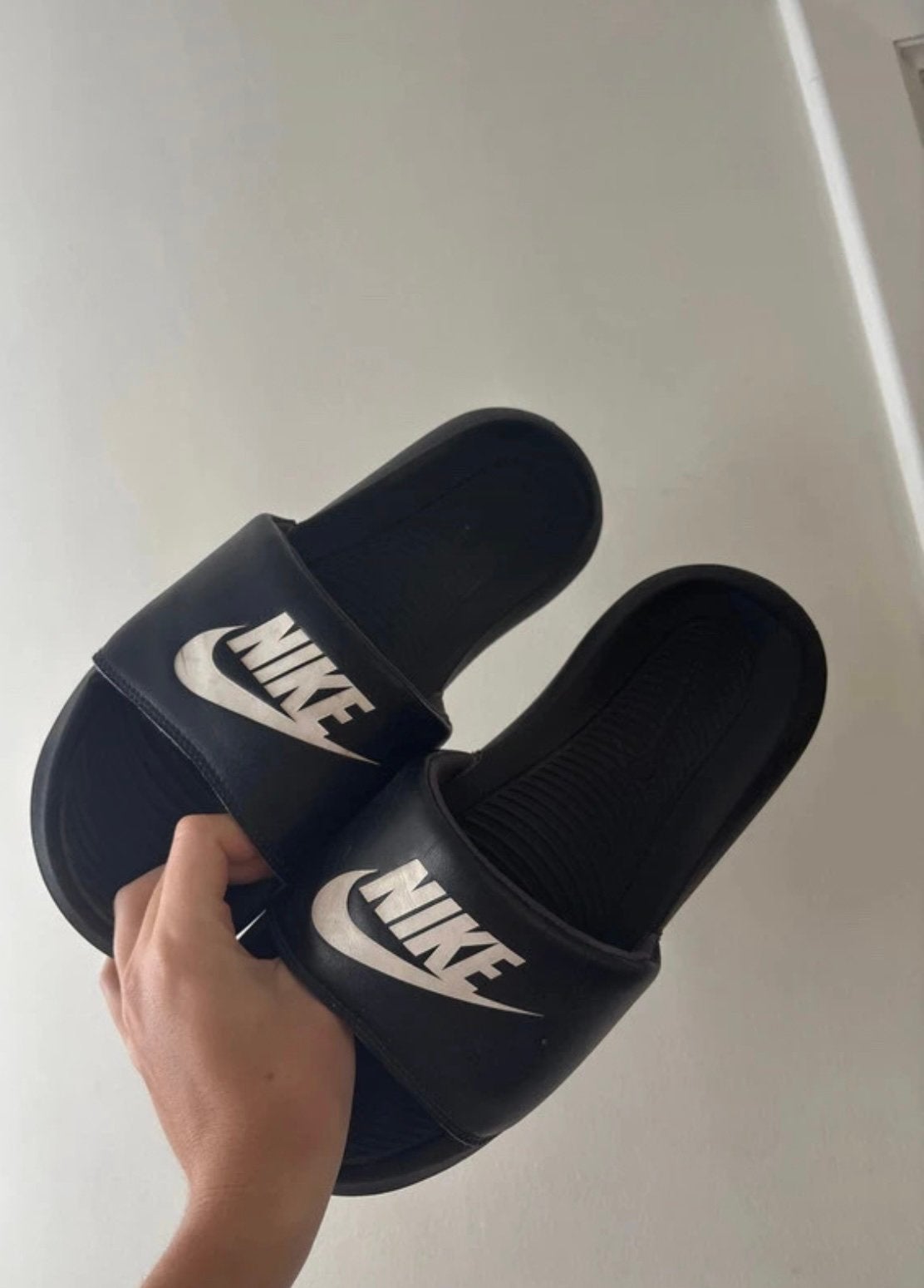 Tongs Nike noires, Vêtements | Hommes, Chaussons, Enlèvement ou Envoi, Porté, Noir