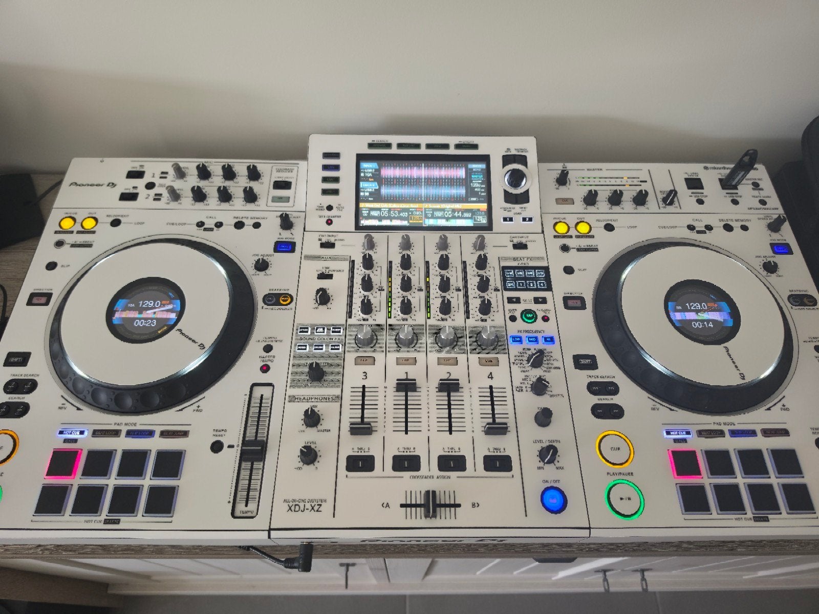 Pioneer XDJ-XZ + decksaver + flightbag, Musique & Instruments, DJ sets & Platines, Pioneer, Enlèvement