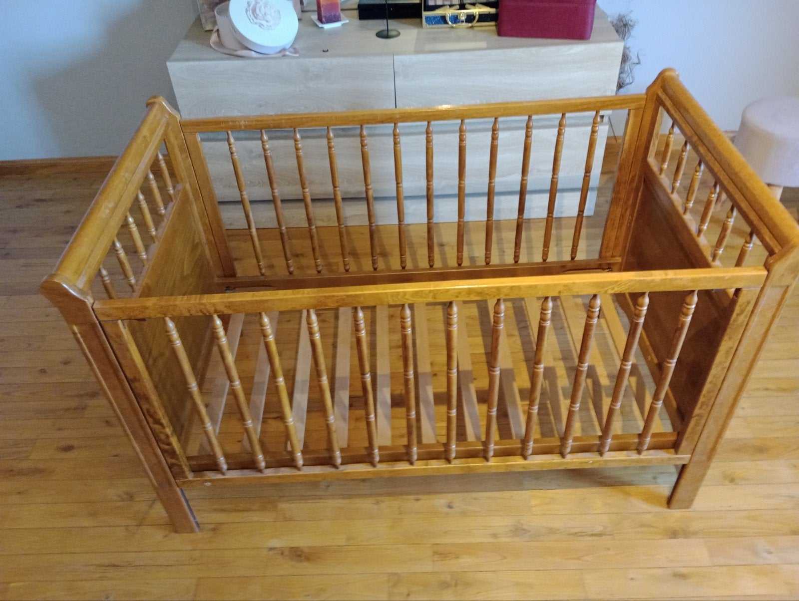 Bedden van gelakt hout, Kinderen en Baby's, Babywiegjes en Ledikanten, Ophalen, Zo goed als nieuw, Wieg