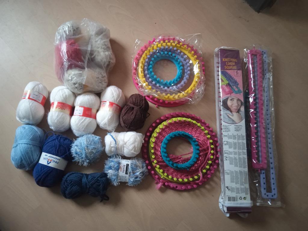 A vendre set de tricot + laine, Hobby & Loisirs créatifs, Enlèvement, Neuf, Tricot, Laine ou Fils