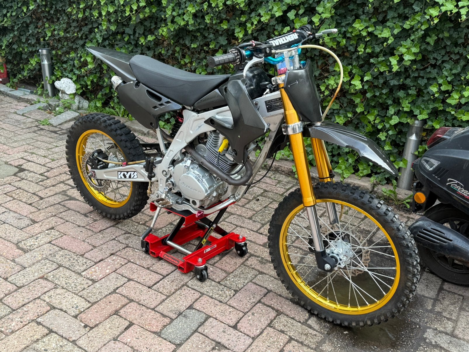 Crossmotor 250cc Zongshen – compleet. Groot model, Ophalen, Zo goed als nieuw