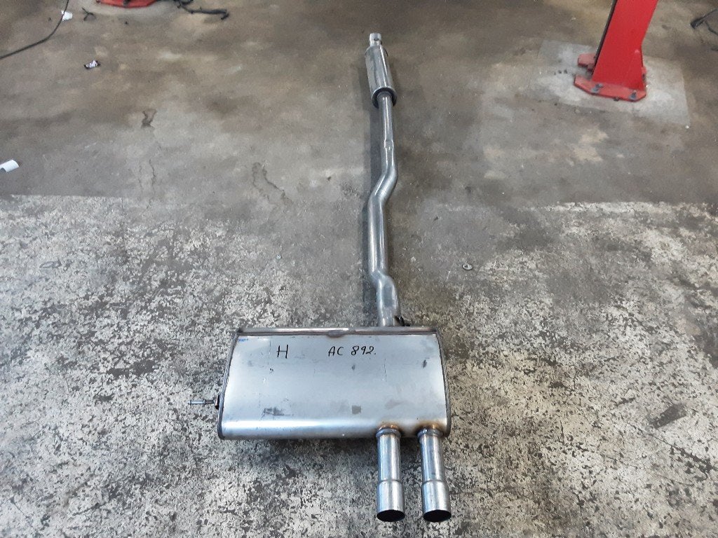 UITLAAT COMPLEET Mini Mini (F56) (18308603282), Auto-onderdelen, Gebruikt, Mini