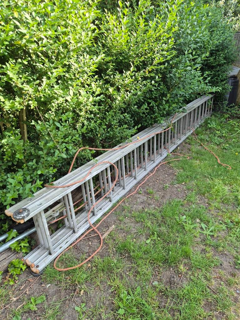Driedelige 3x20 ladder ongeveer 13 m galva te koop, Ophalen, Zo goed als nieuw, Ladder, Opvouwbaar of Inschuifbaar