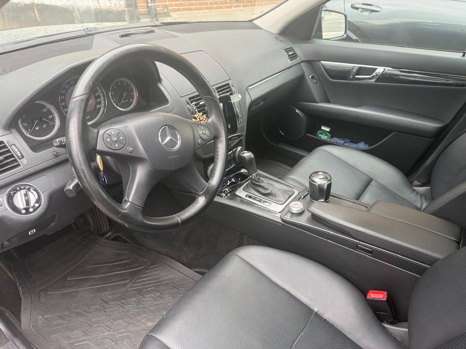 Mercedes classe C200, Tickets & Billets, Réductions & Chèques cadeaux