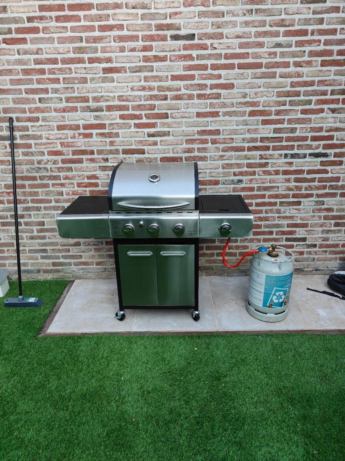 Gas barbecue 3+1 brander, Ophalen