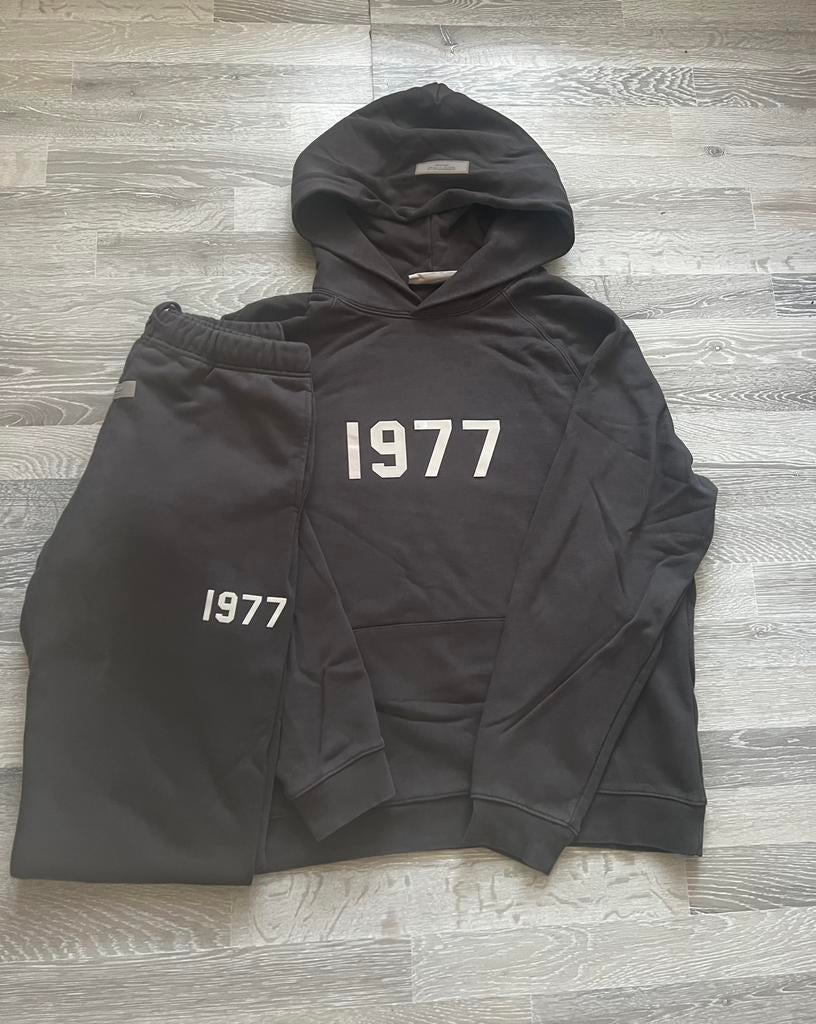 Essentials 1977 tracksuit, Kleding | Heren, Ophalen of Verzenden, Gedragen, Maat 52/54 (L)