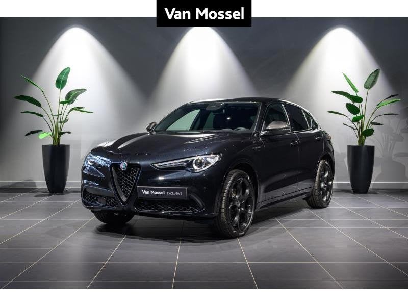 Alfa Romeo Stelvio Estrema (automatique), Autos, Achat, Entreprise, Carnet d'entretien, Noir