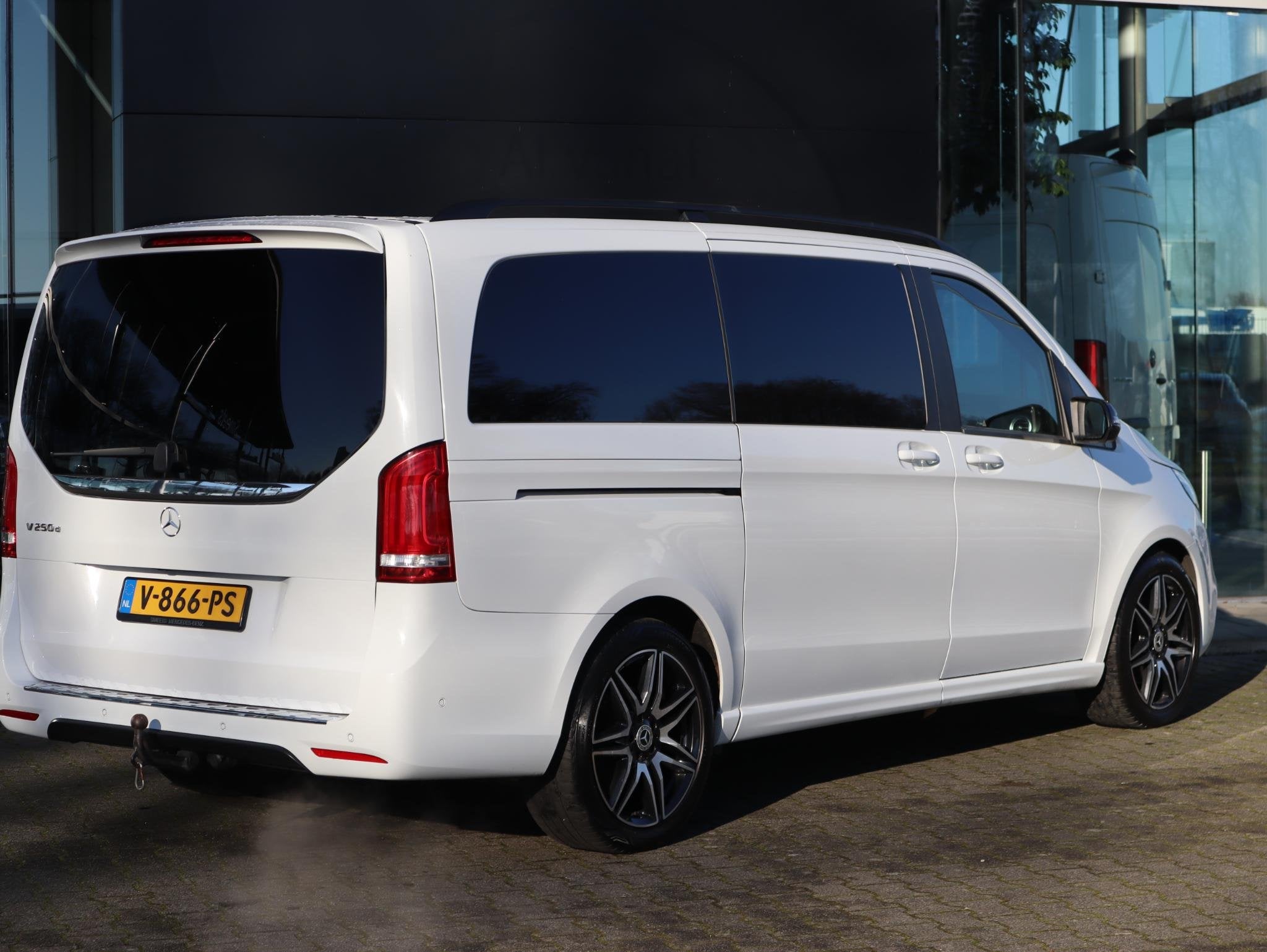 Mercedes-Benz V-klasse 250d DC AMG AVANTGARDE DISTRONIC, Automaat, 4 deurs, Gebruikt, 4 cilinders